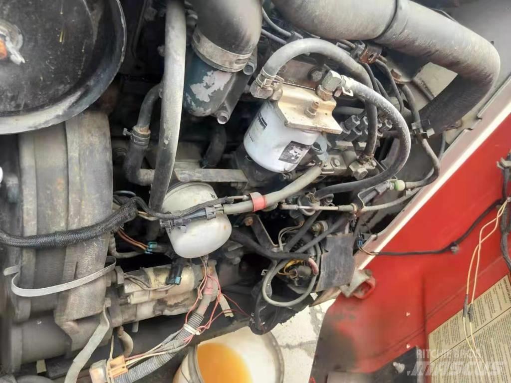 Bobcat S 300 Lietoti riteņu kompaktiekrāvēji