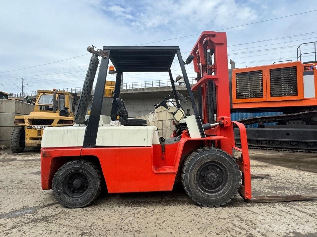 Nissan WF03A35U Tehnika ar dīzeļa dzinēju
