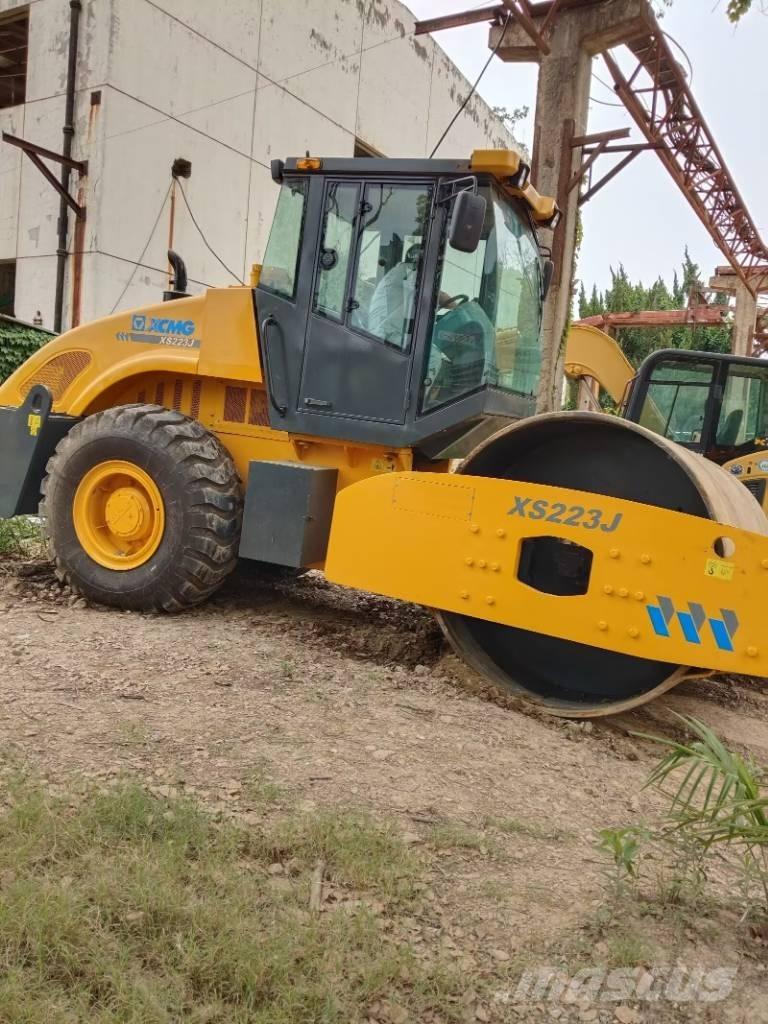 XCMG XS 223 J Vienvalča grunts veltņi