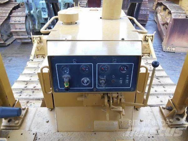 CAT D6G Kāpurķēžu buldozeri