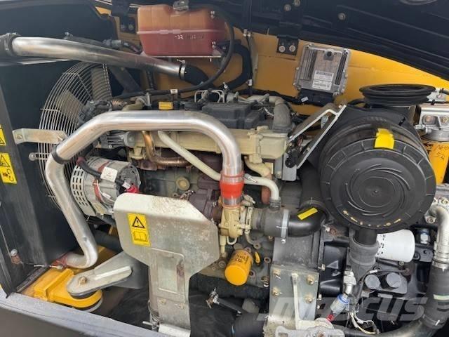 CAT TH 414 Teleskopiskie manipulatori