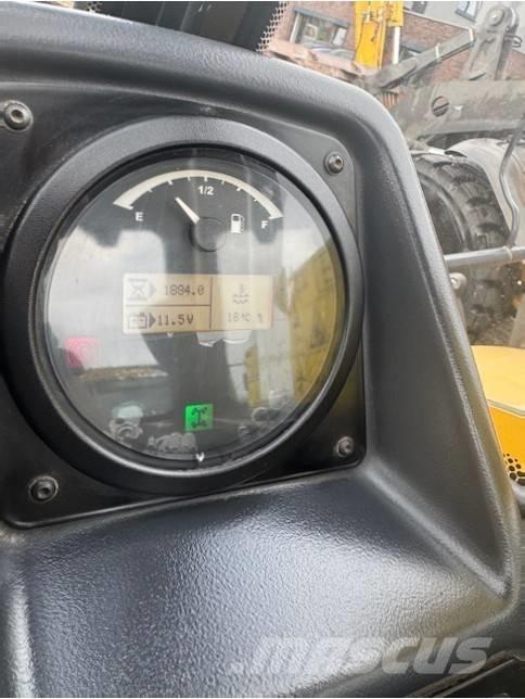CAT TH 414 Teleskopiskie manipulatori