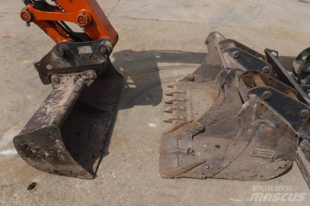 Hitachi ZX 85 US B-6 Vidēja lieluma ekskavatori 7 t - 12 t