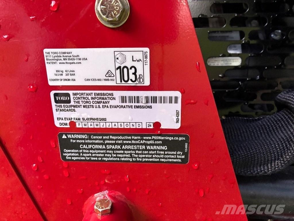 Toro TX427 Lietoti riteņu kompaktiekrāvēji