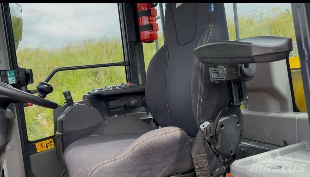 Komatsu WA470-8 Iekrāvēji uz riteņiem
