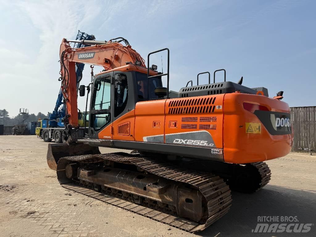 Doosan DX 255 LC-5 Kāpurķēžu ekskavatori