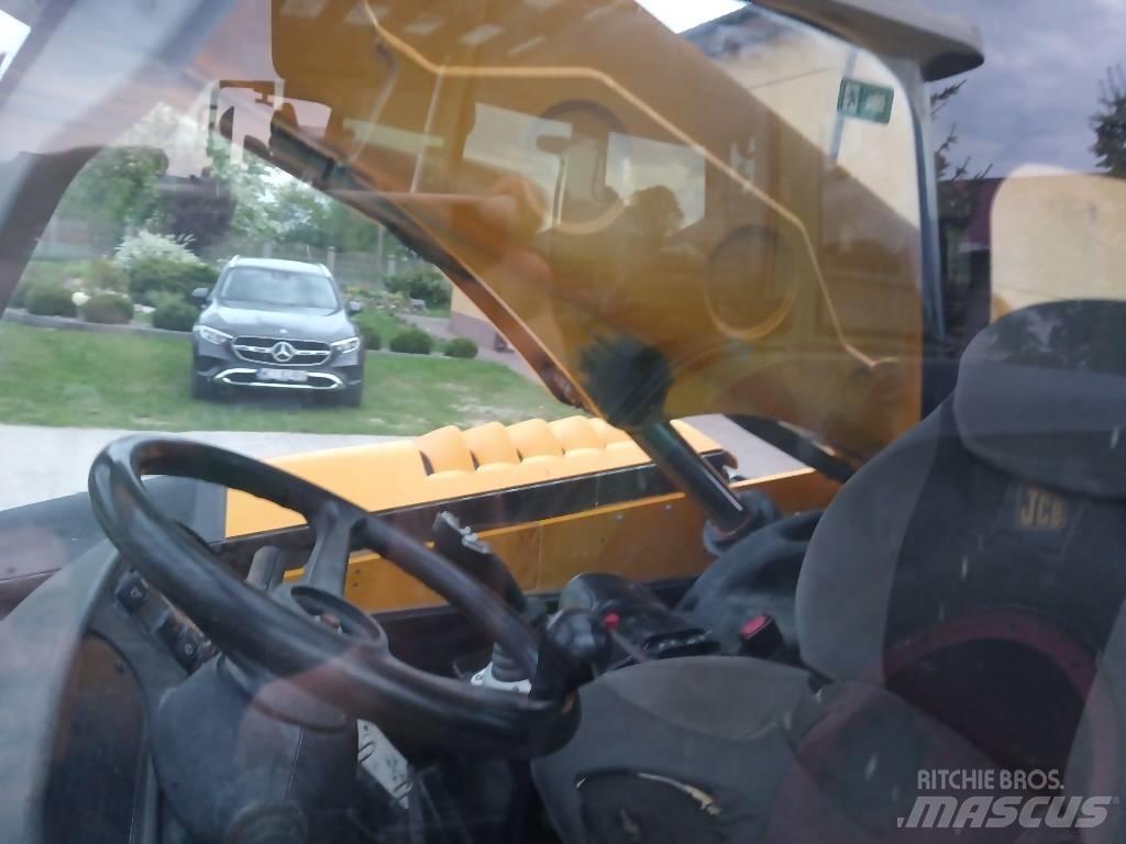 JCB 536 70 536 70 Teleskopiskie riteņu iekrāvēji