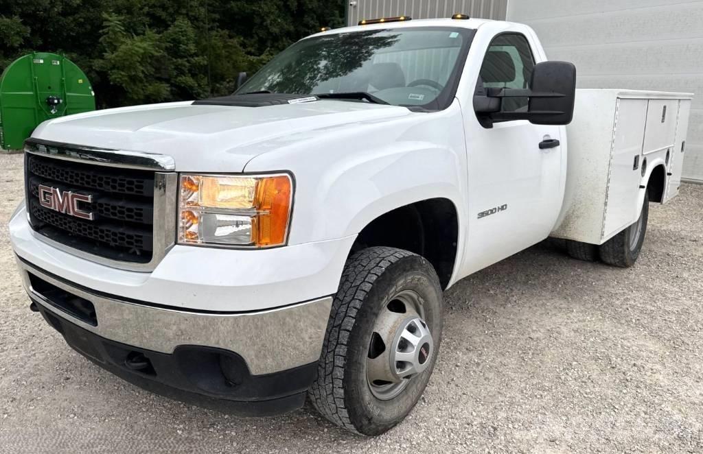 GMC Sierra 3500 HD Vieglais kravas automobilis/izkraušana no sāniem