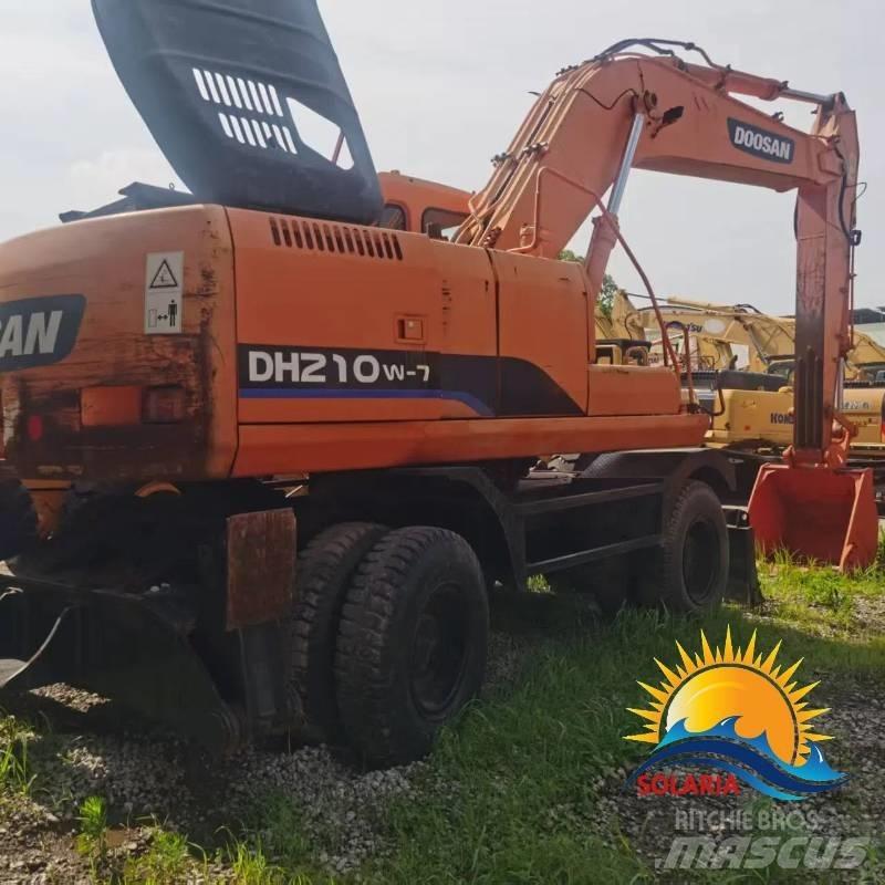 Doosan DH 210 W Ekskavatori uz riteņiem