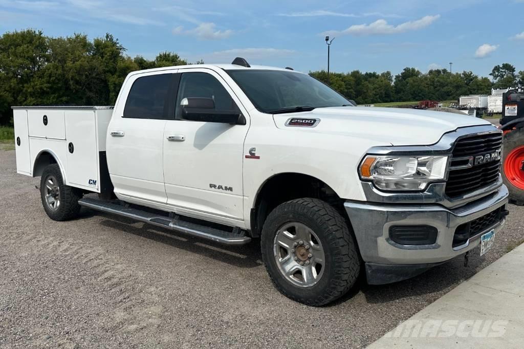 RAM 2500 Big Horn Vieglais kravas automobilis/izkraušana no sāniem