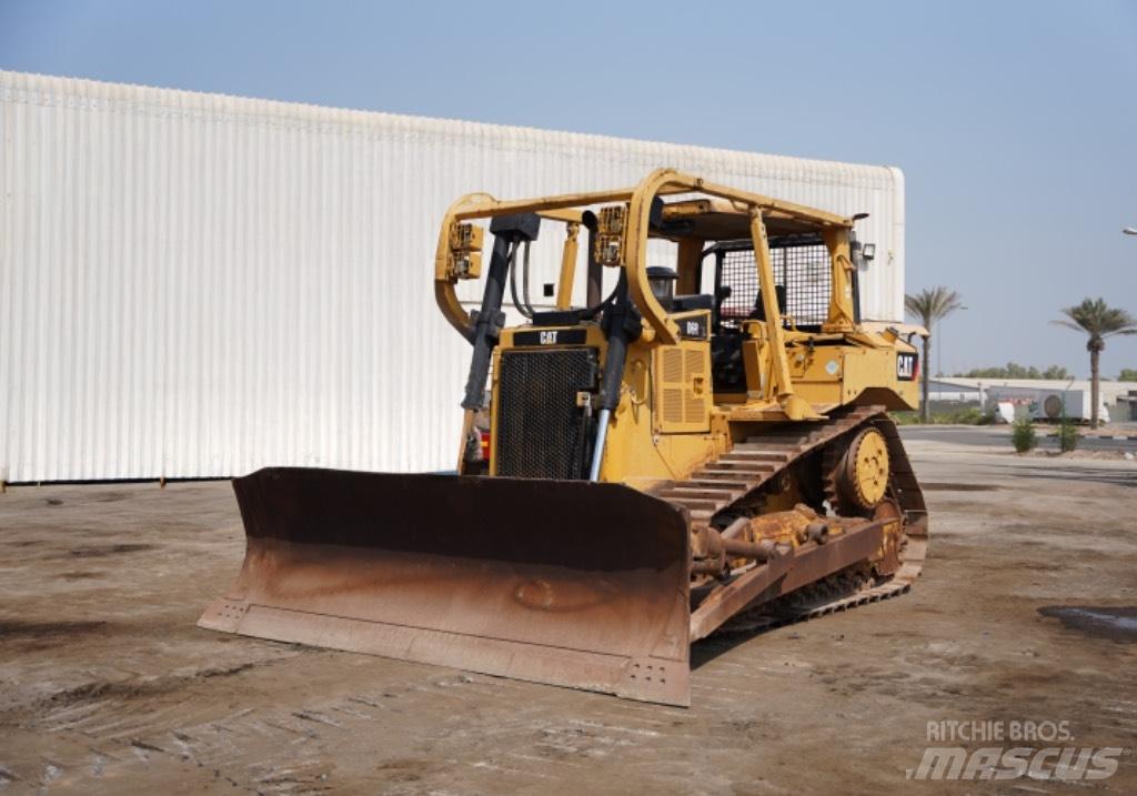 CAT D 6 R Kāpurķēžu buldozeri