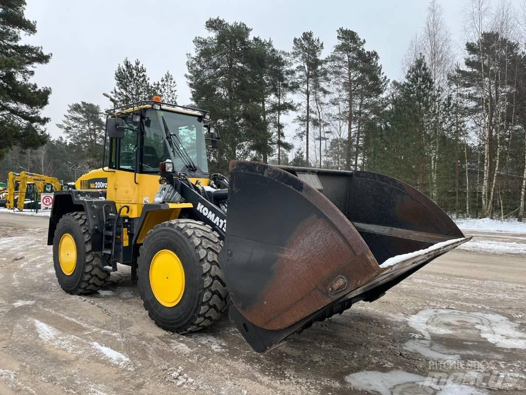 Komatsu WA 200 PZ-6 Iekrāvēji uz riteņiem