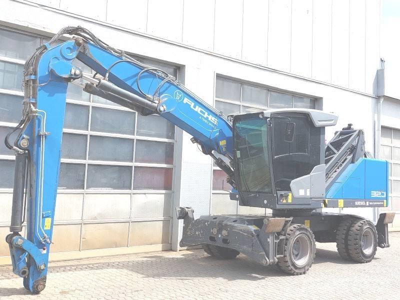 Fuchs MHL 320 F Industriālie iekrāvēji