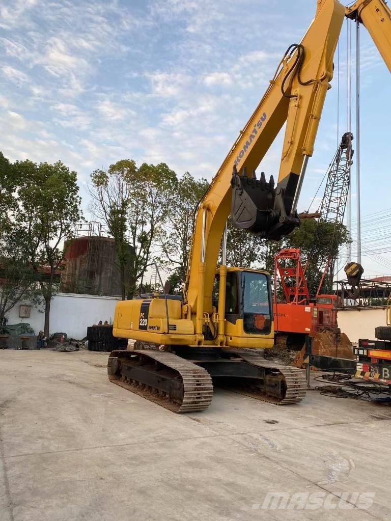 Komatsu PC 220 Kāpurķēžu ekskavatori