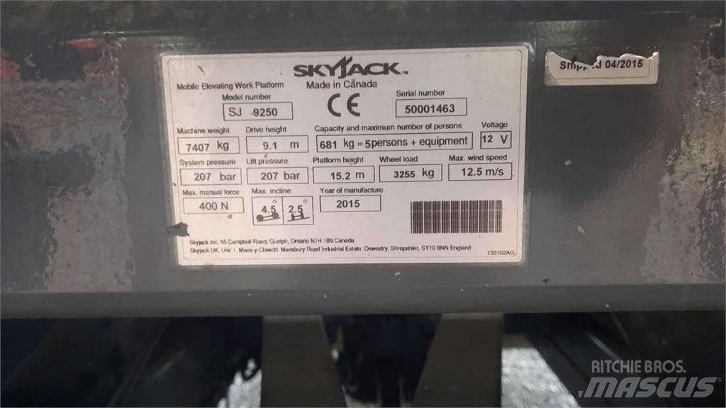 SkyJack 9250RT Šķerveida pacēlāji