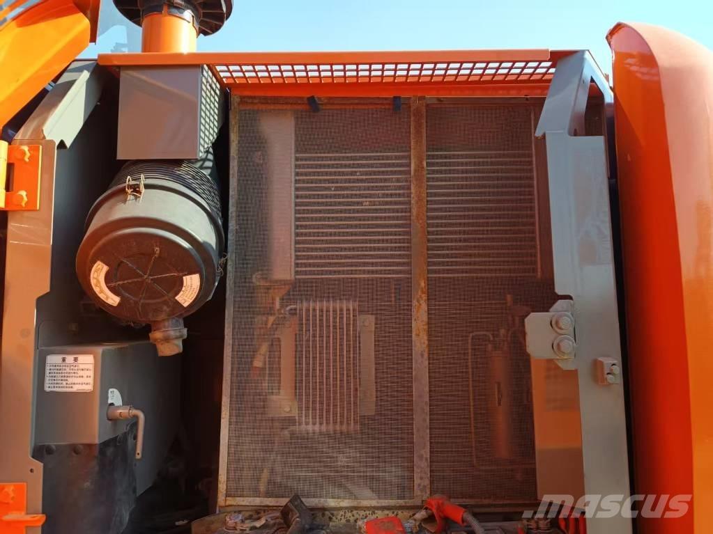 Hitachi ZX 130 Kāpurķēžu ekskavatori