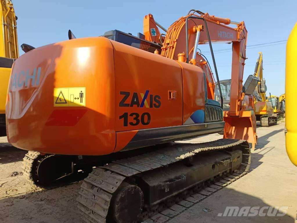 Hitachi ZX 130 Kāpurķēžu ekskavatori