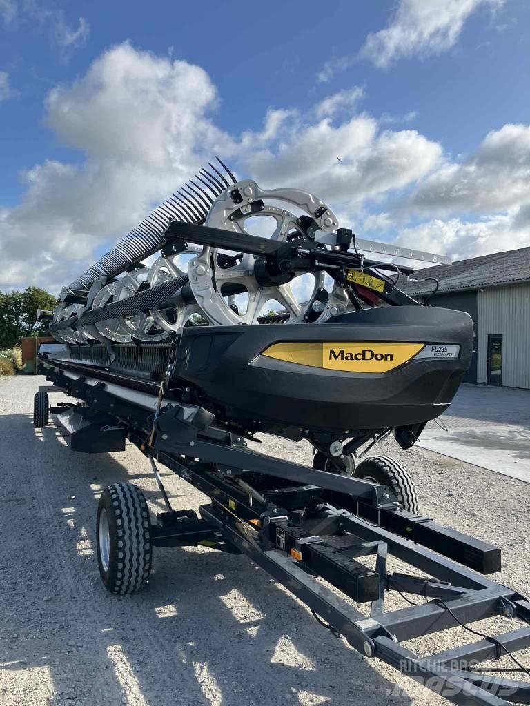 MacDon FD235 Ražas novākšanas galvas