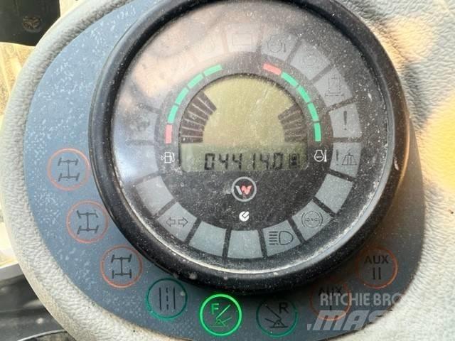Neuson 9503 Ekskavatori uz riteņiem