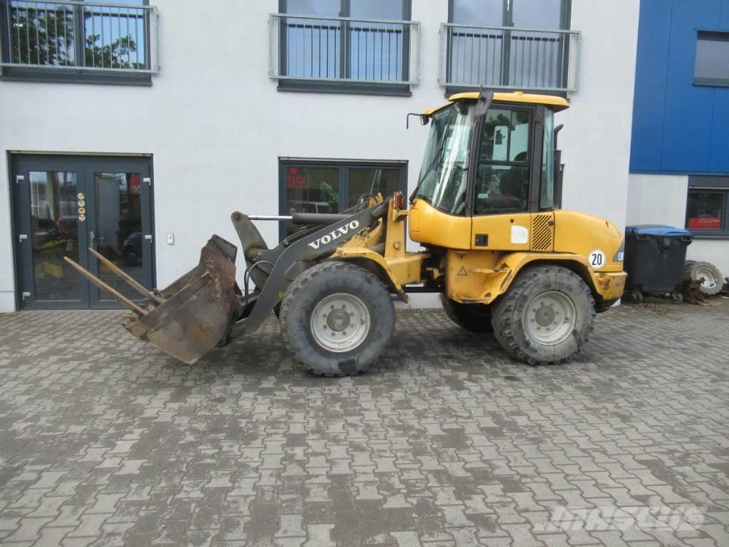 Volvo L 30 B Iekrāvēji uz riteņiem