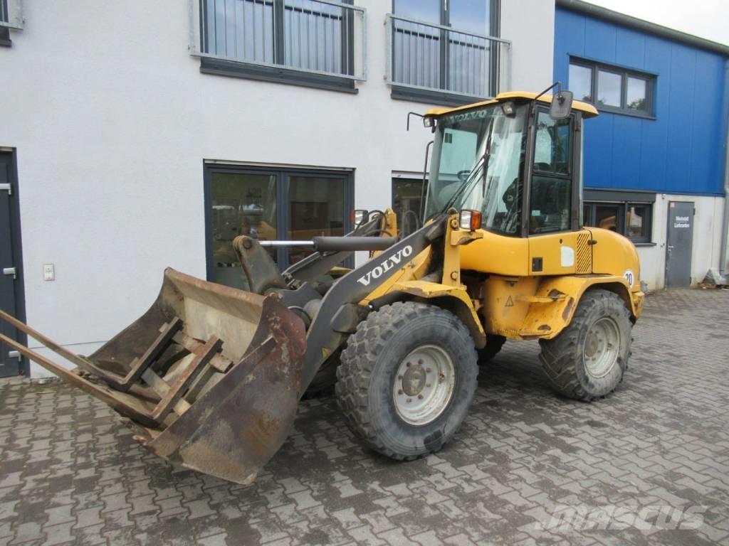 Volvo L 30 B Iekrāvēji uz riteņiem