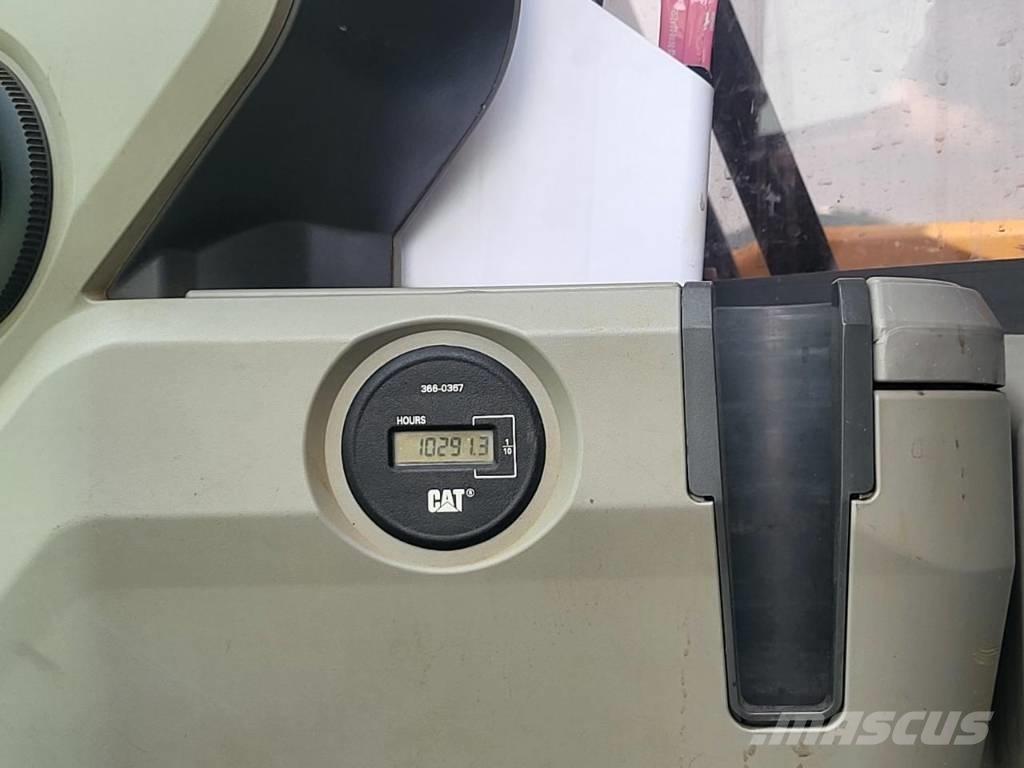 CAT 330FL Kāpurķēžu ekskavatori