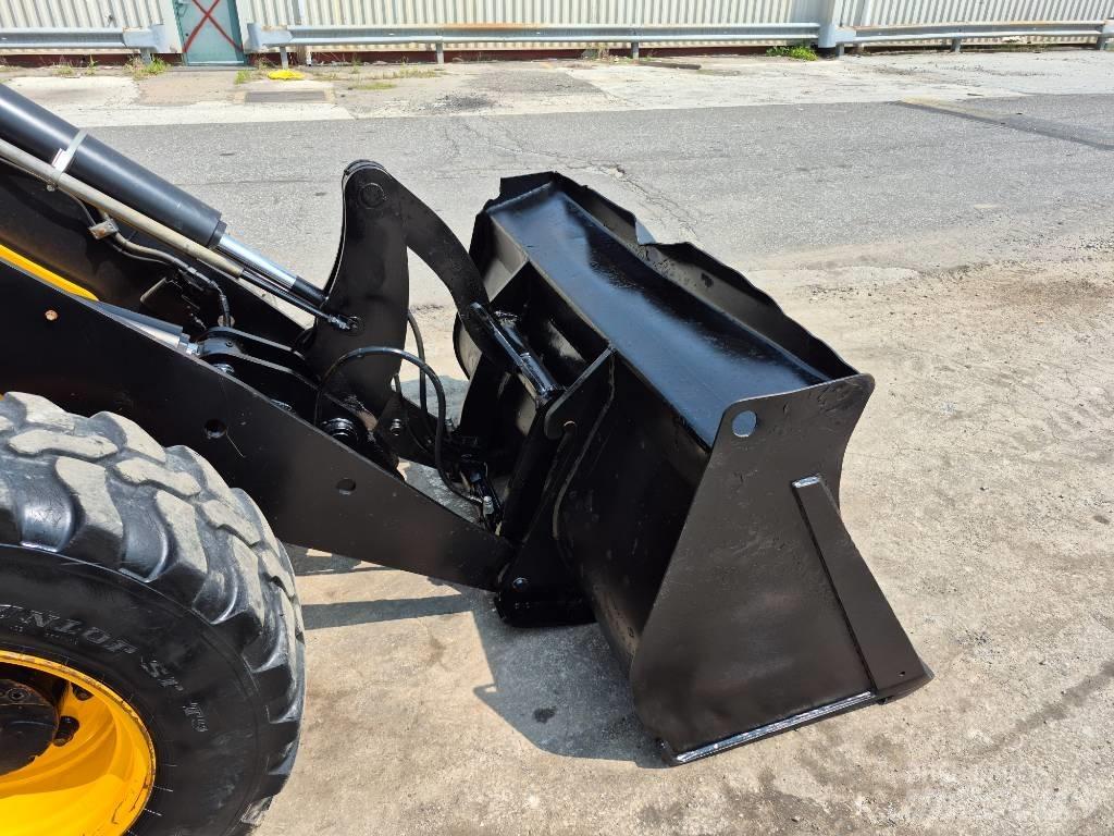 JCB 407 Iekrāvēji uz riteņiem