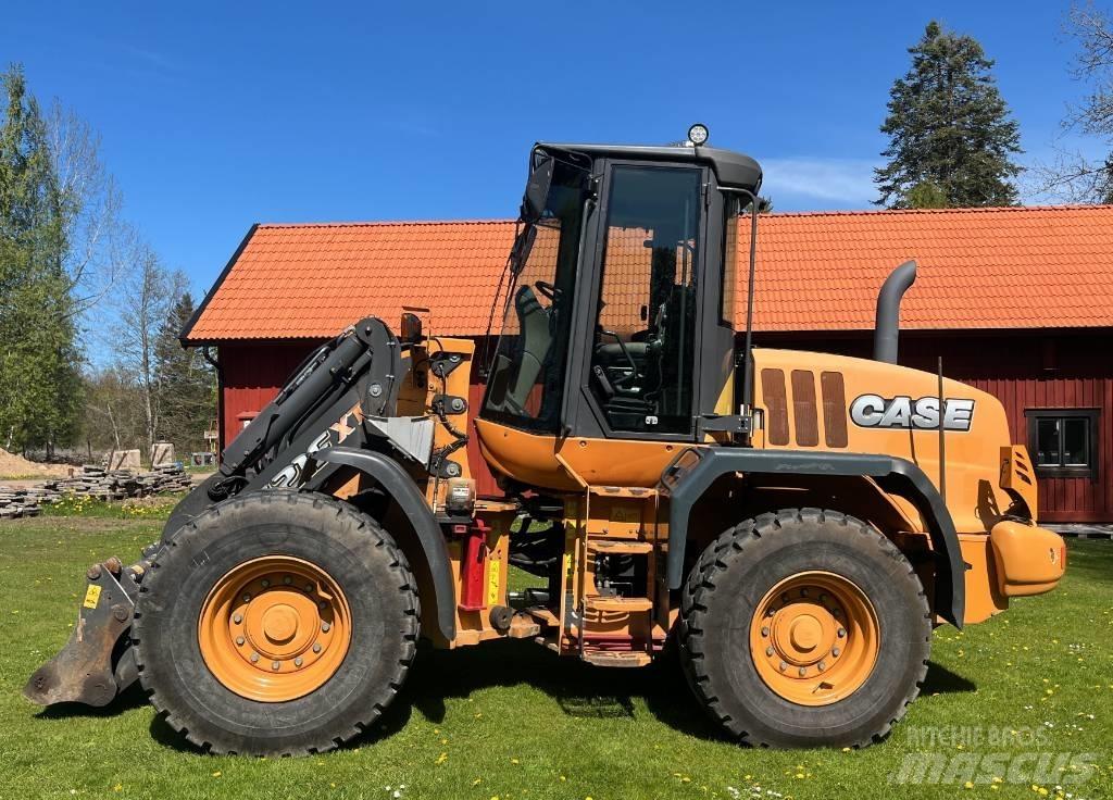CASE 521 F XT Iekrāvēji uz riteņiem