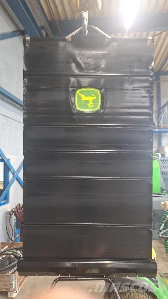 John Deere F708644 Kabīnes un interjers