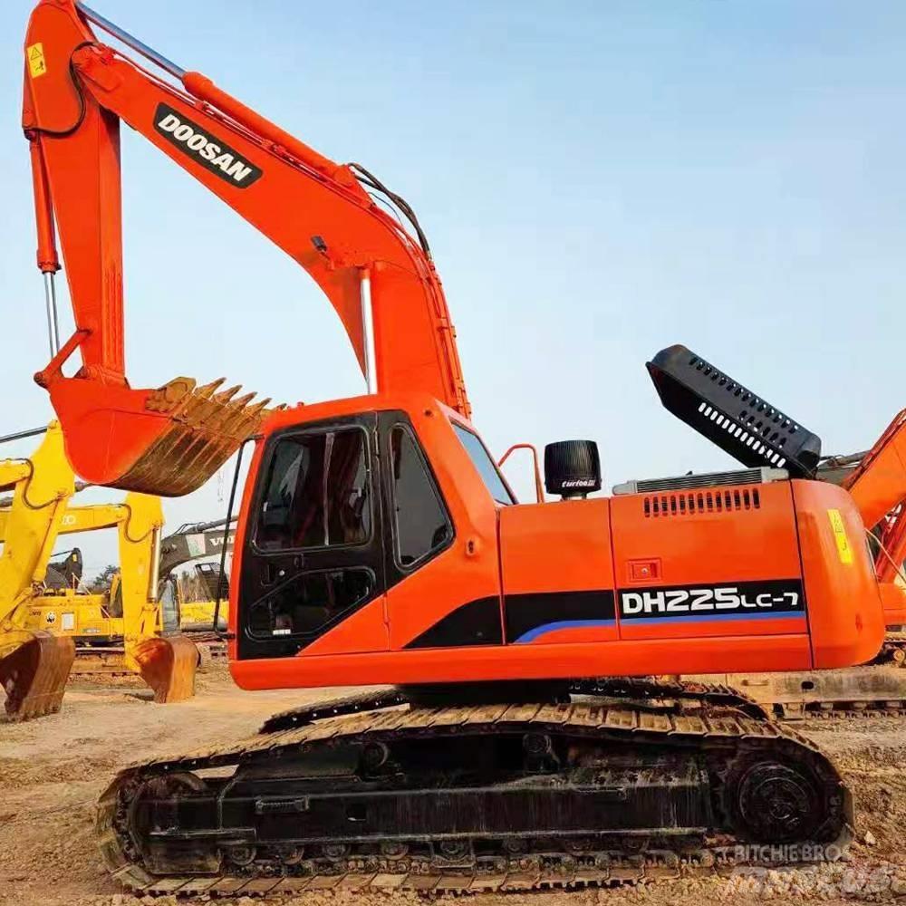 Doosan 225 Kāpurķēžu ekskavatori
