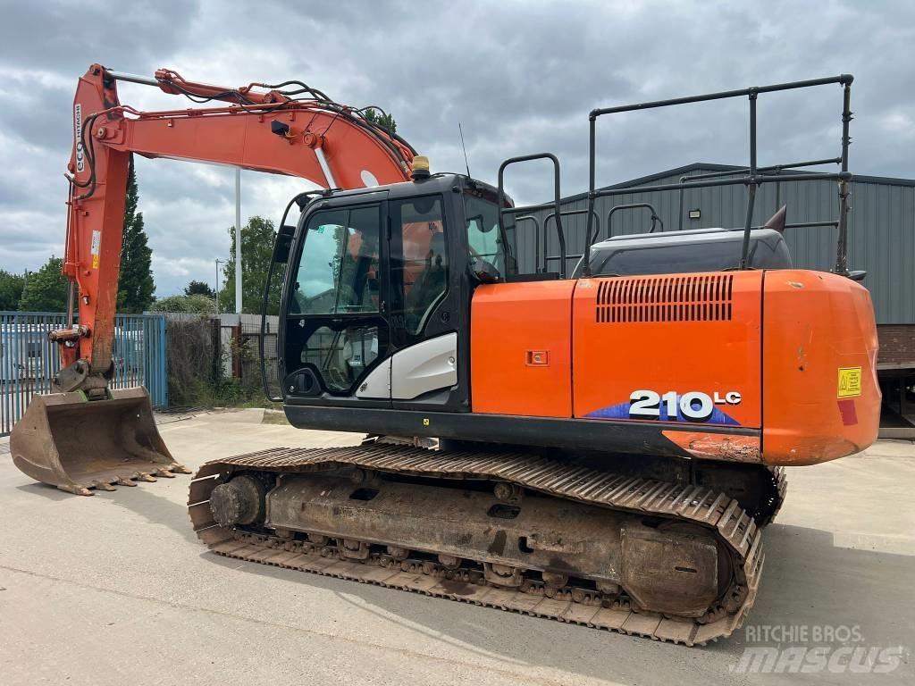 Hitachi ZX 210 LC-6 Kāpurķēžu ekskavatori