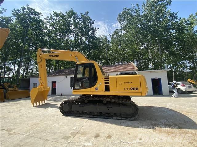 Komatsu PC200-6 Kāpurķēžu ekskavatori