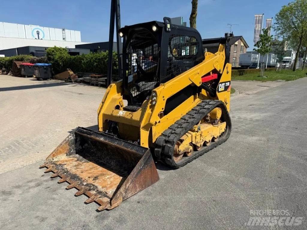 CAT 259D Lietoti riteņu kompaktiekrāvēji