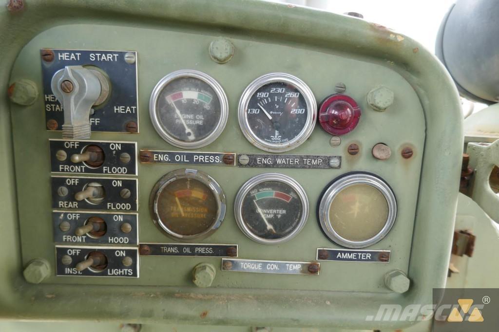 CAT D7F Ex-army Kāpurķēžu buldozeri