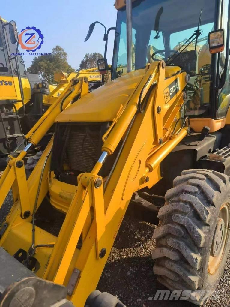JCB 3 CX Ekskavatori-iekrāvēji