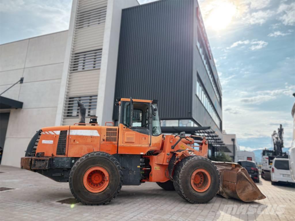 Doosan DL 300 Iekrāvēji uz riteņiem