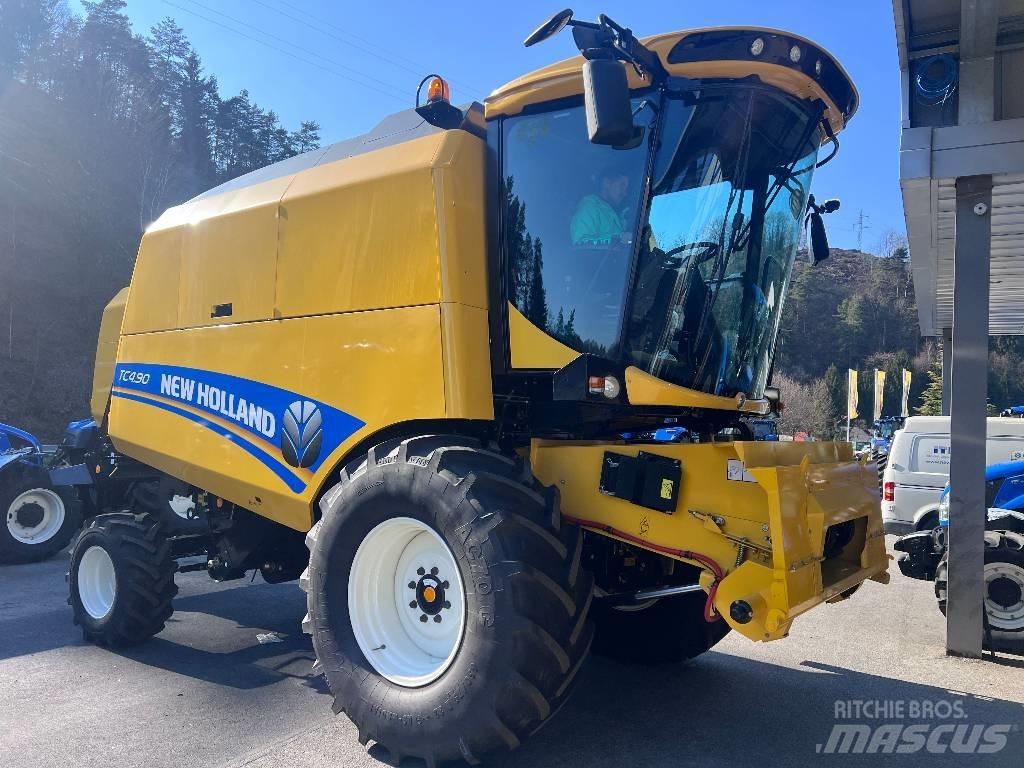 New Holland TC 4.90 Ražas novākšanas kombaini