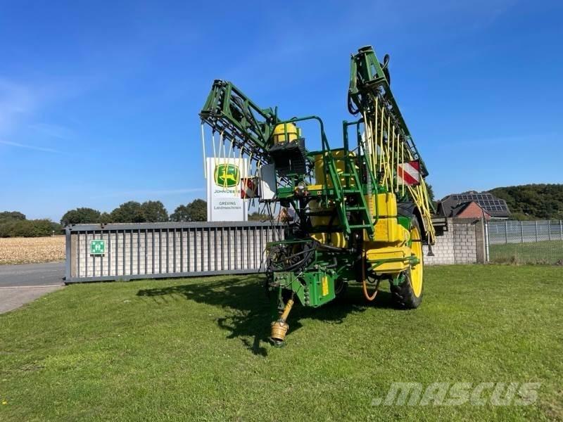 John Deere 824 Piekabināmie smidzinātāji(miglotāji)