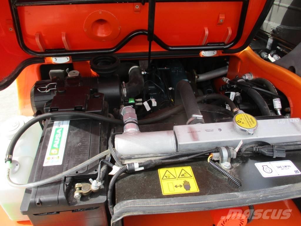 Ausa T144 H X4 (909) Teleskopiskie manipulatori