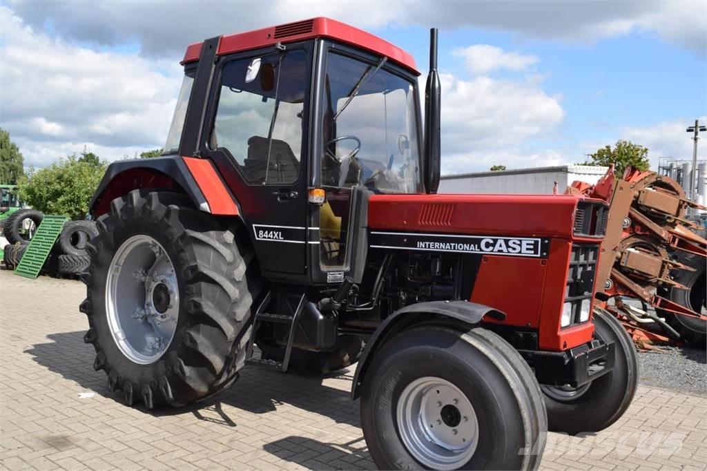 Case IH 844 XL Traktori