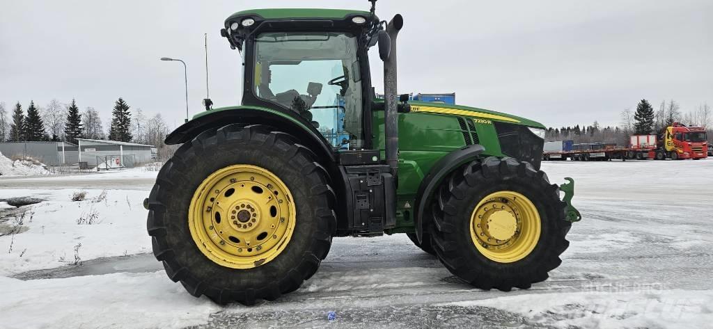 John Deere 7230 R Traktori