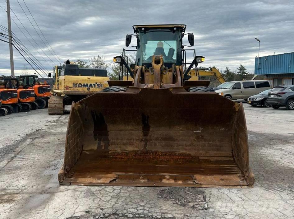 CAT 966 M Iekrāvēji uz riteņiem