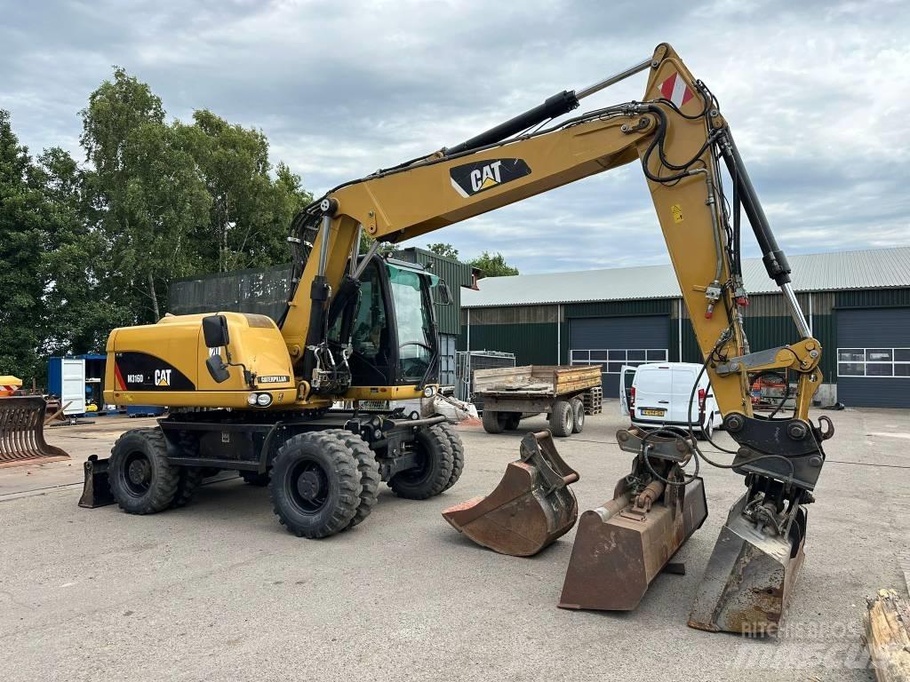 CAT M 316 D Ekskavatori uz riteņiem