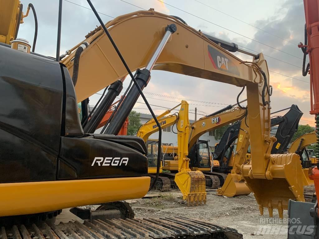 CAT 325 D Kāpurķēžu ekskavatori