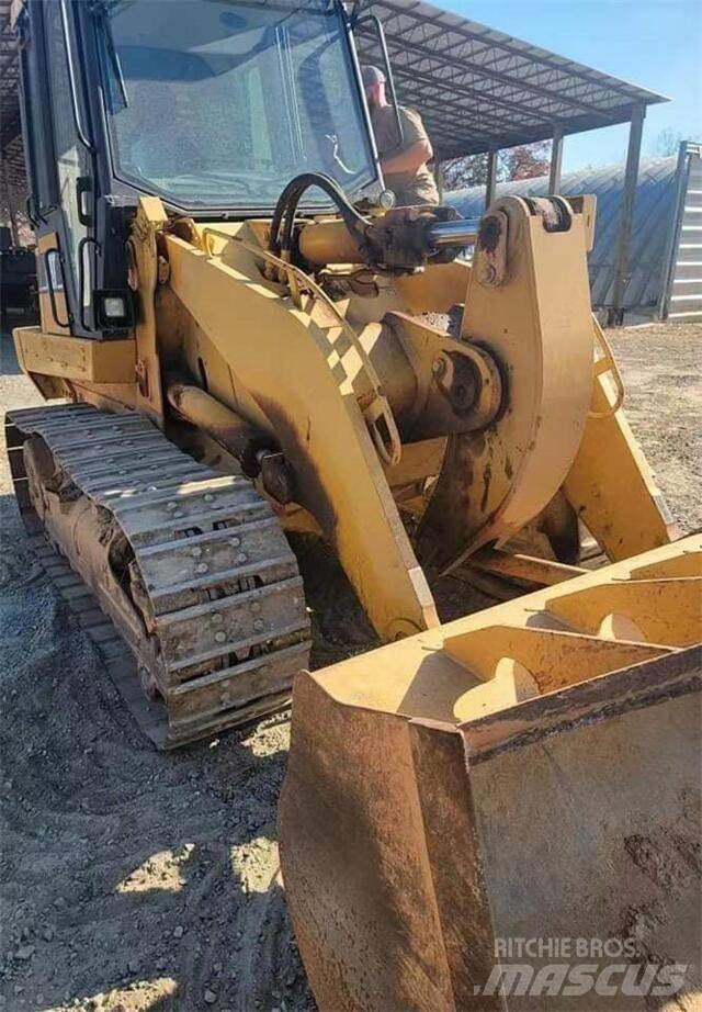 CAT 953C Iekrāvēji uz riteņiem