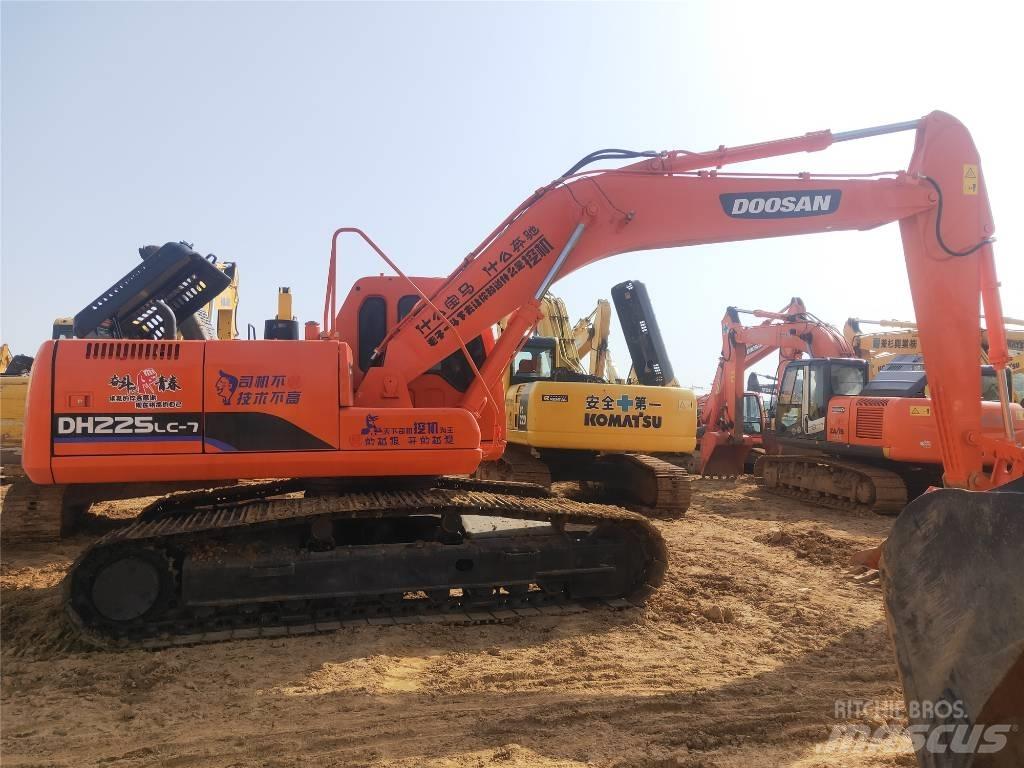 Doosan DH225LC-7 Kāpurķēžu ekskavatori