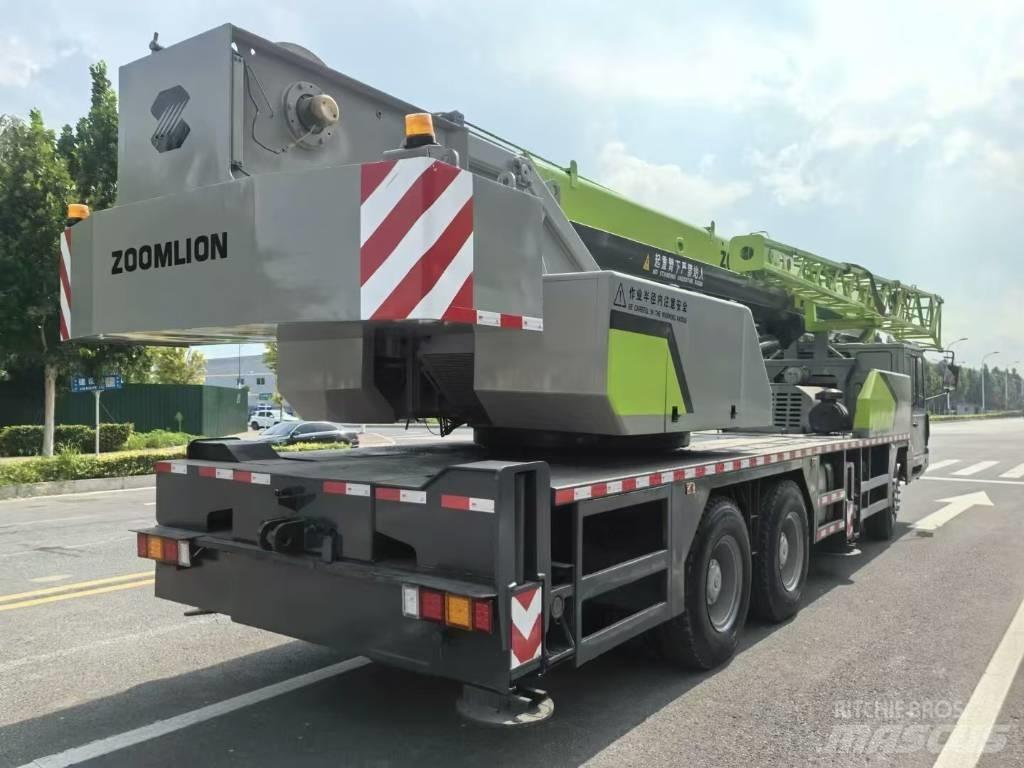 Zoomlion ZCT 251 V Pacēlāji, vinčas un materiālu lifti