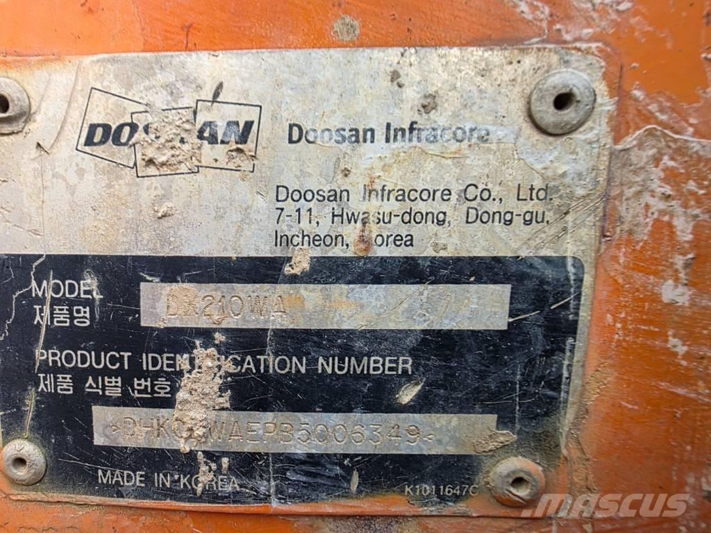 Doosan DX 210 W Ekskavatori uz riteņiem