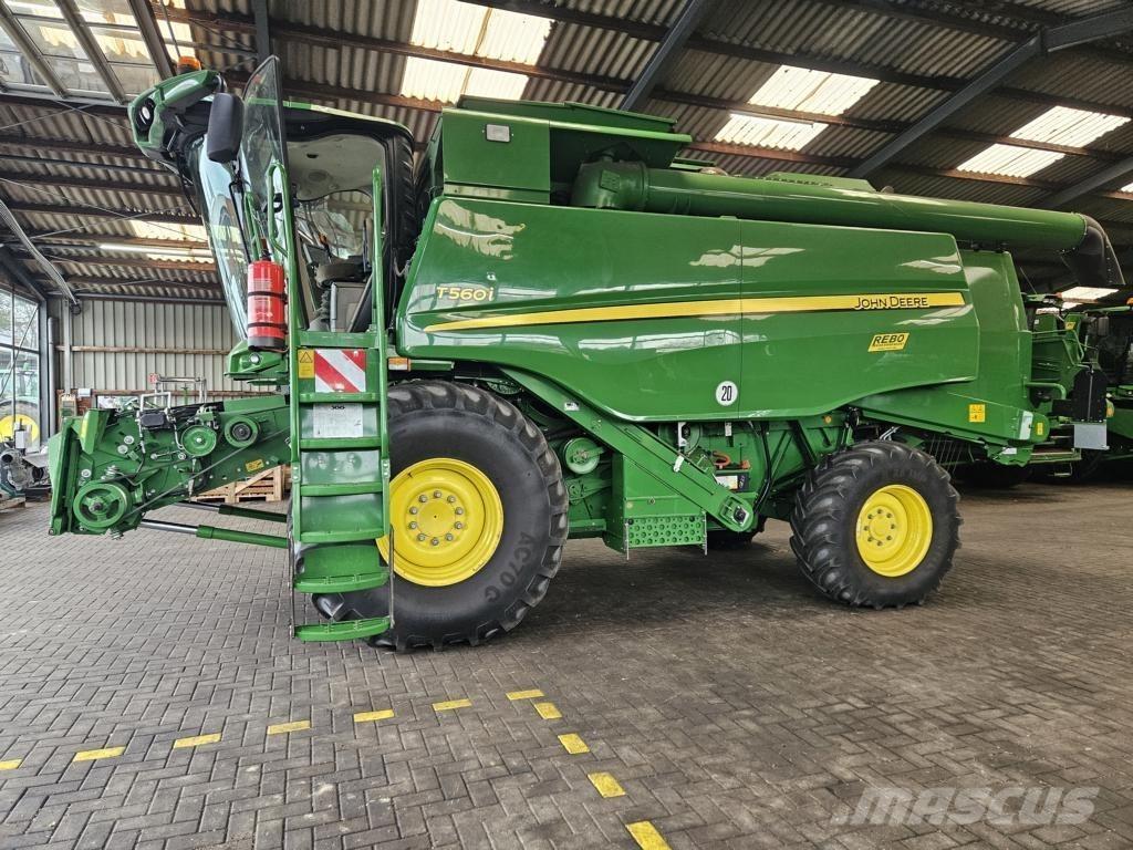 John Deere T560 i Ražas novākšanas kombaini