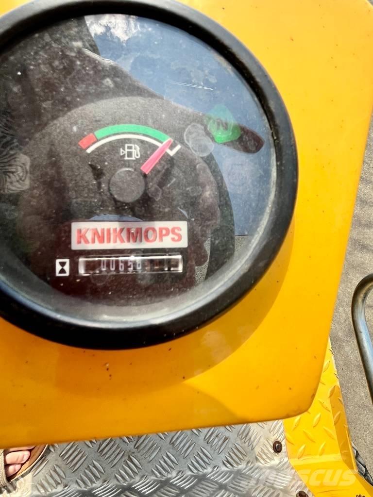 Knikmops KM 100 Iekrāvēji uz riteņiem